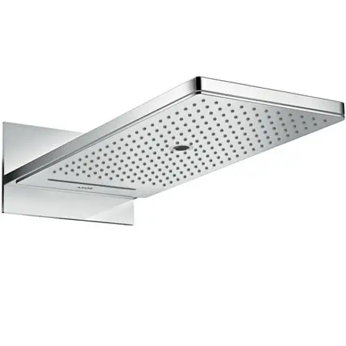 Kopfbrause in rechteckiger Form, montiert an einer Wand. Chromoberfläche mit gleichmäßig verteilten Auslassöffnungen. Hersteller ist AXOR.